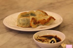 Panfried chives and meat dumplings