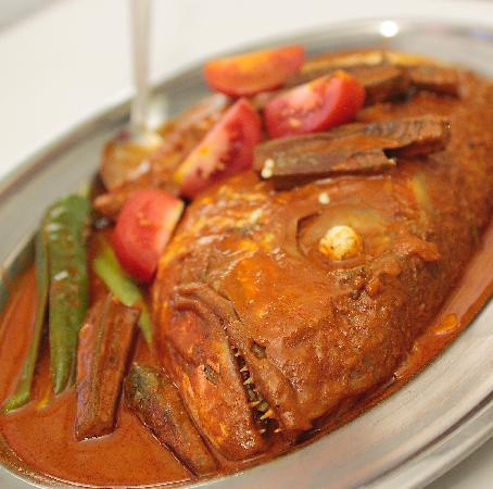 Another Singapore favorite- Fish Head curry