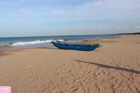 kalkudah beach-deserted and quiet